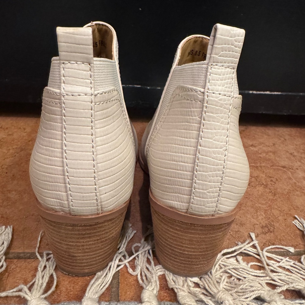 Dolce Vita Light Beige Ankle Booties - Picture 8 of 11